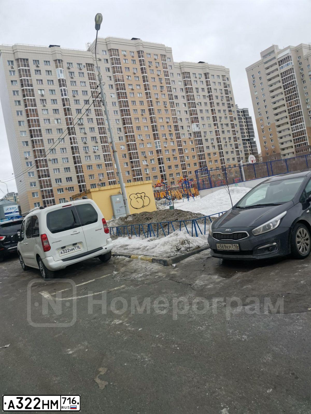 Фото автомобиля CITROEN BERLINGO, 2012 — госномер А322НМ716. Цвет: Белый