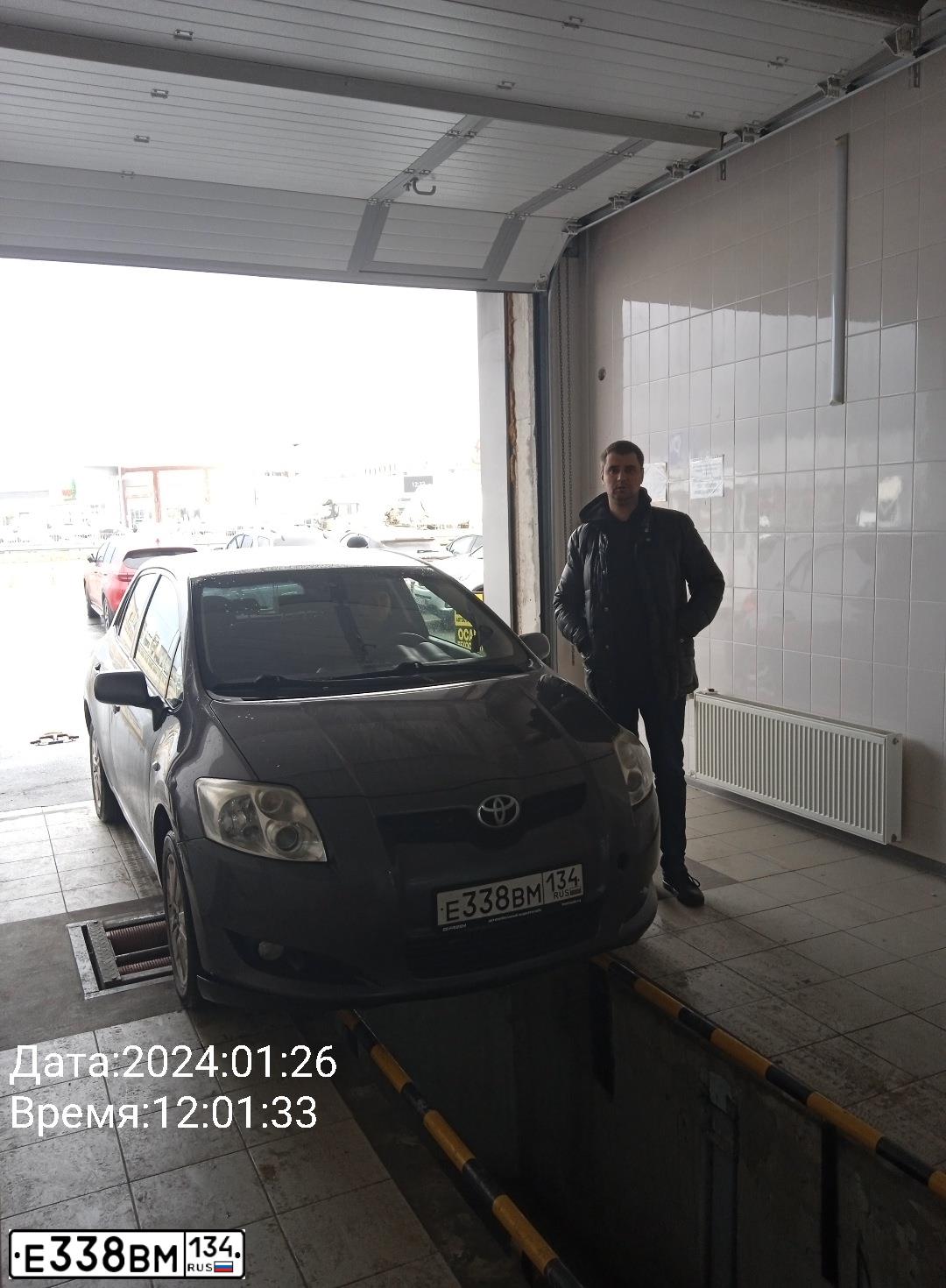 Фото автомобиля TOYOTA AURIS, 2008 — госномер Н361ОА82. Цвет: ТЕМНО-СЕРЫЙ