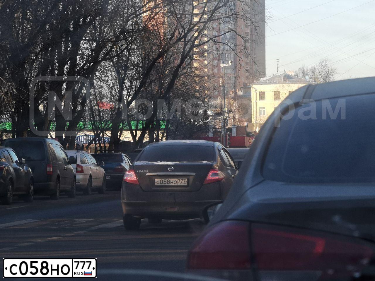 Фото автомобиля NISSAN TEANA, 2011 — госномер С058НО777. Цвет: ЧЕРНЫЙ