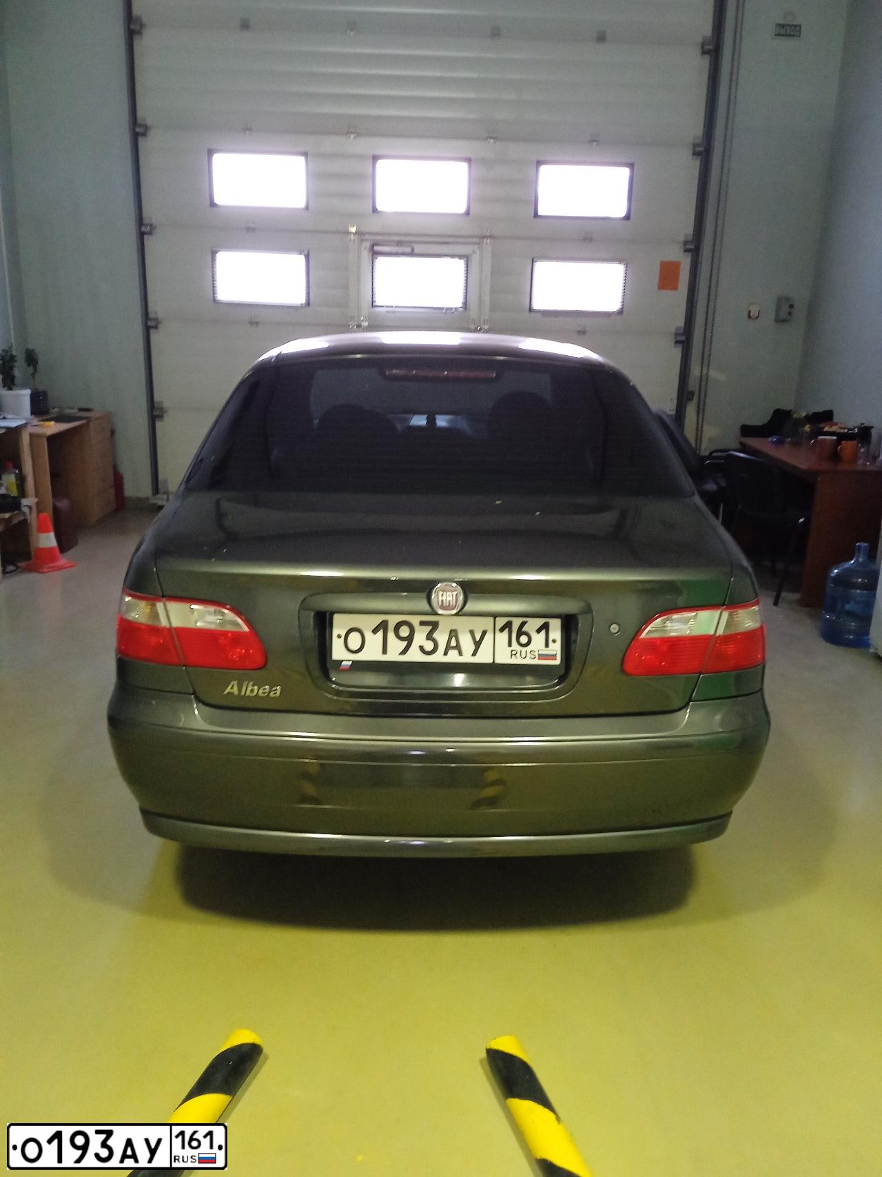 Фото автомобиля FIAT ALBEA, 2008 — госномер У082РВ56. Цвет: КРАСНАЯ СЦИЛЛА