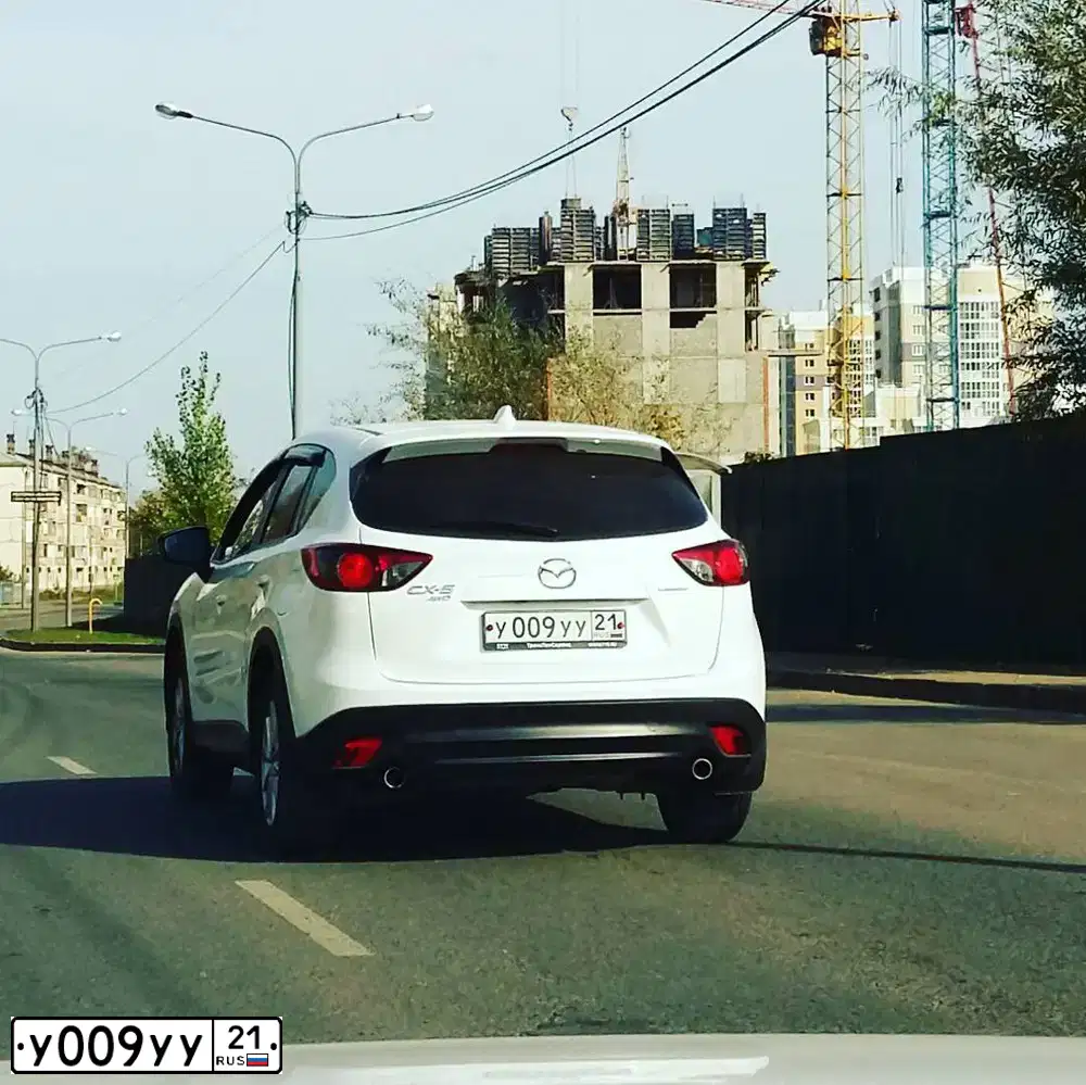 Фото автомобиля LADA 2105, 2010 — госномер У009УУ21. Цвет: СИНЕ-ЧЕРНЫЙ