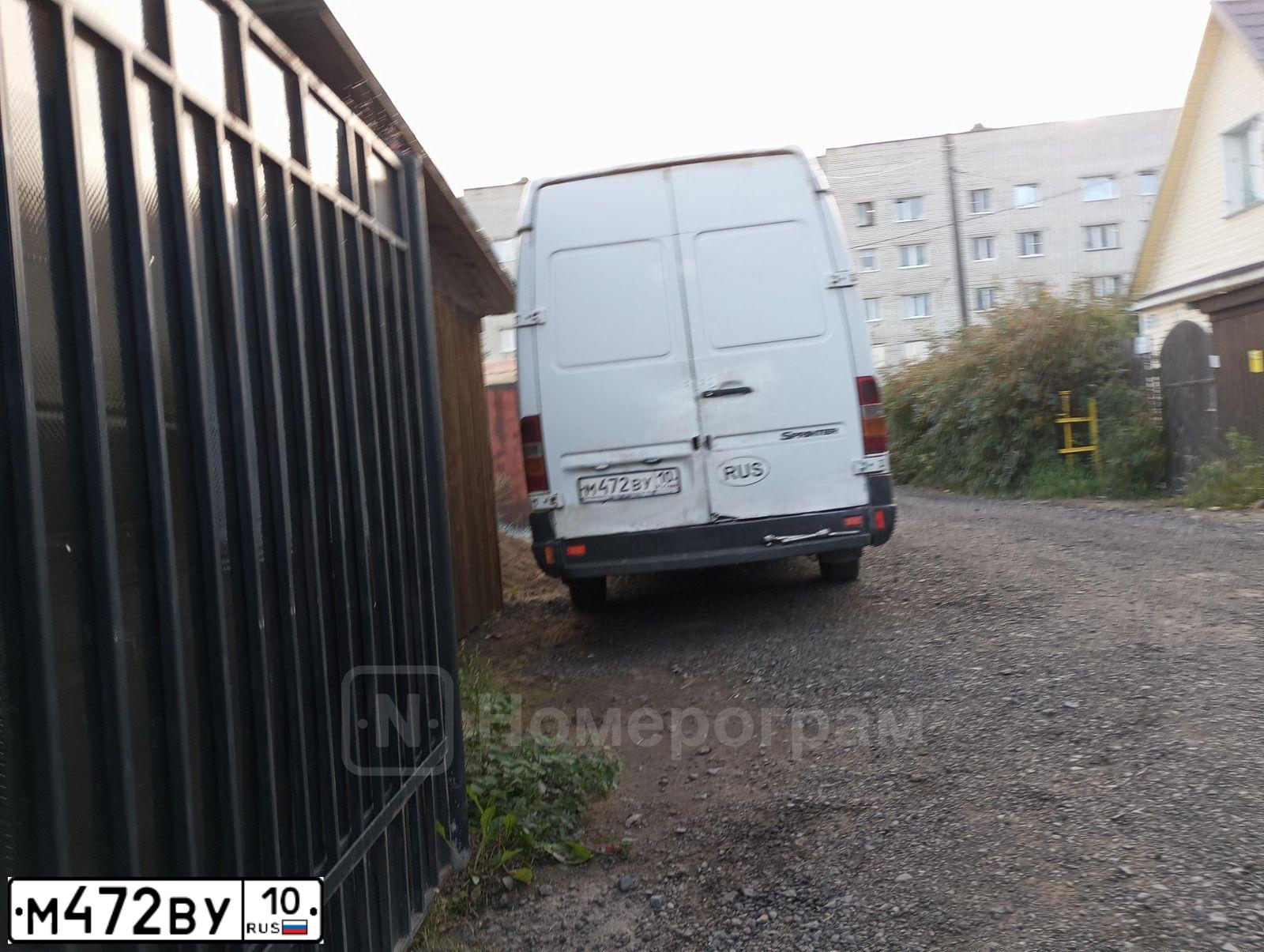 Фото автомобиля MERCEDES SPRINTER, 2001 — госномер М472ВУ10. Цвет: Белый