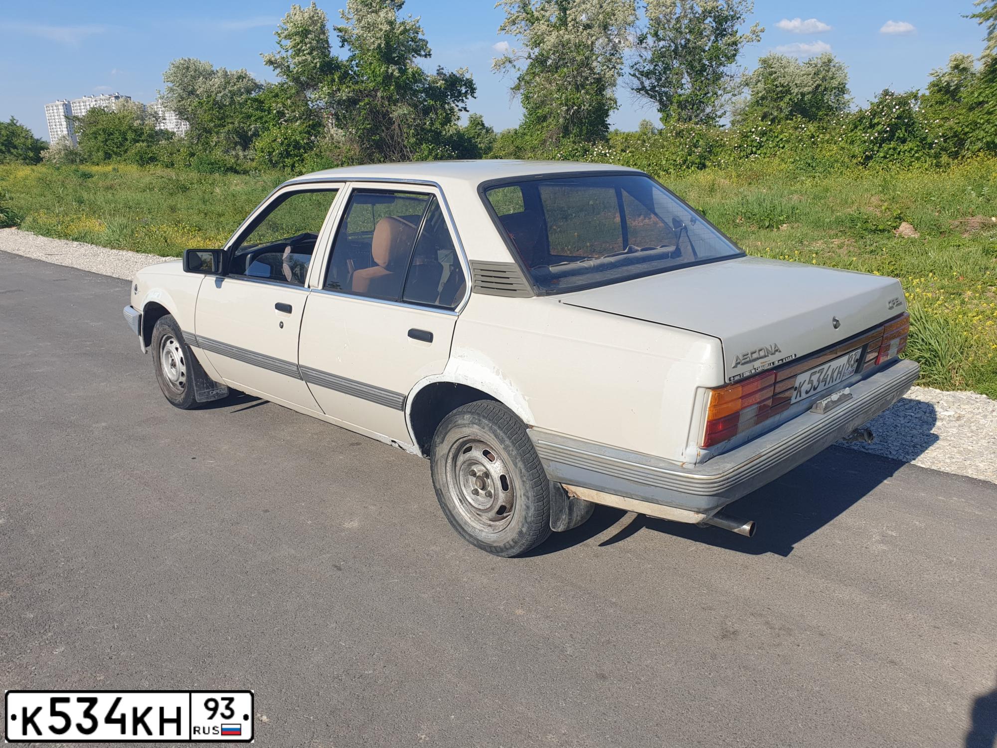 Фото автомобиля OPEL ASCONA, 1986 — госномер К534КН93. Цвет: БЕЛЫЙ(СВЕТЛО-СЕРЫЙ)