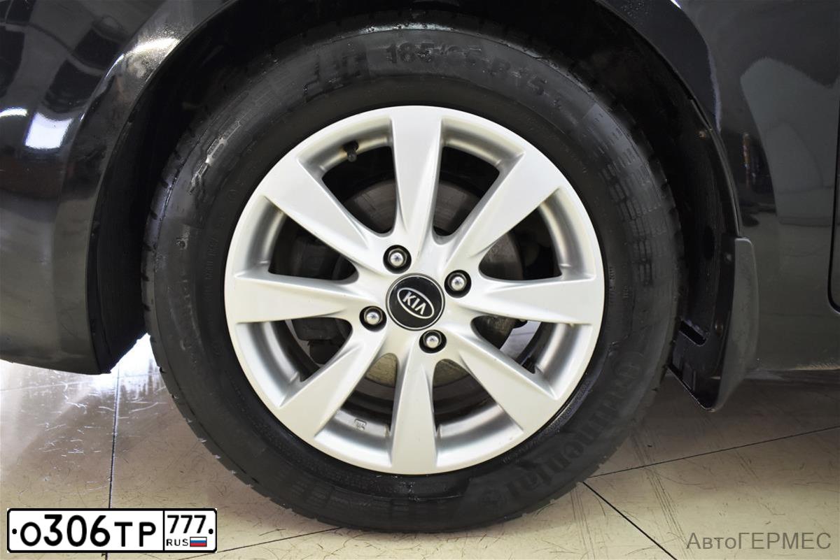 Фото автомобиля KIA RIO, 2016 — госномер В807СХ790. Цвет: ЧЕРНЫЙ