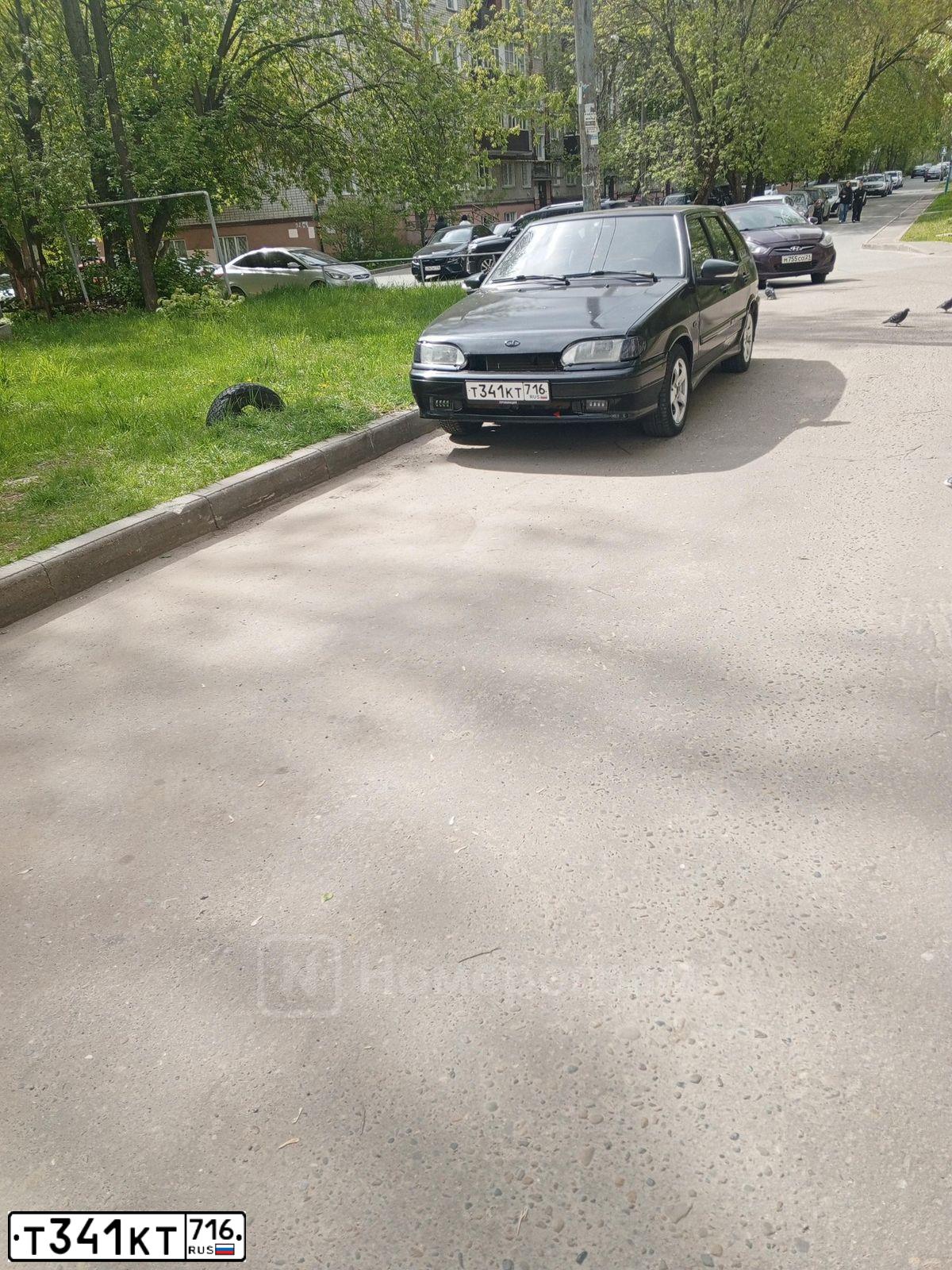 Фото автомобиля LADA 2114 SAMARA, 2010 — госномер Т341КТ716. Цвет: Темно-зеленый