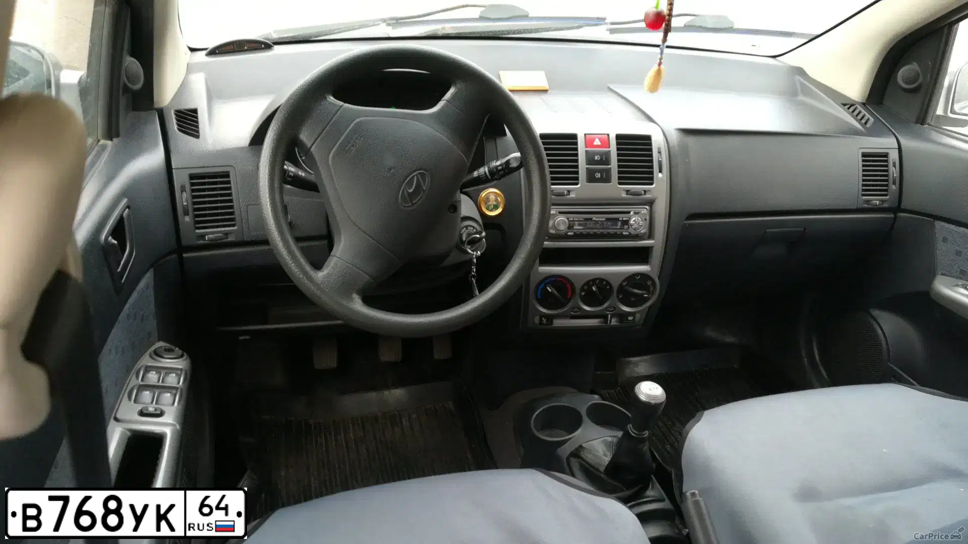 Фото автомобиля HYUNDAI GETZ, 2005 — госномер Р411ХЕ123. Цвет: СЕРЕБРИСТЫЙ