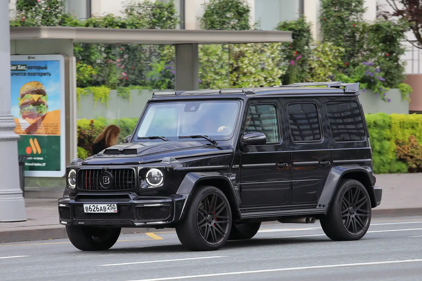 Фото автомобиля MERCEDES-BENZ G-CLASS, 2020 — госномер Е794УУ797. Цвет: ЧЕРНЫЙ