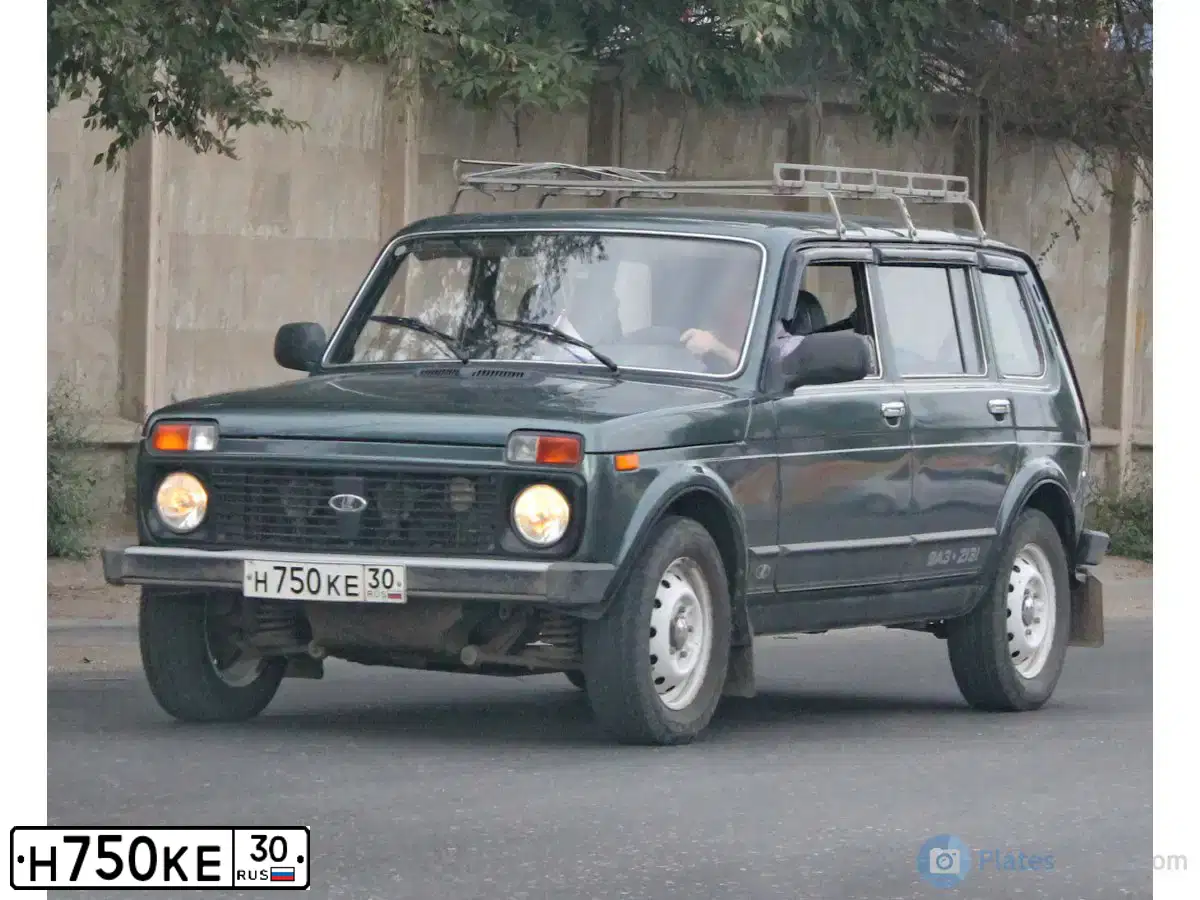 Фото автомобиля LADA NIVA, 2010 — госномер В848НТ30