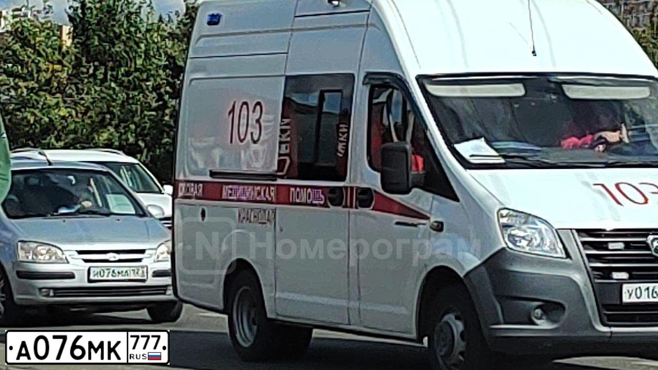 Фото автомобиля LADA 2105, 1993 — госномер А372МР77. Цвет: ВИШНЕВЫЙ
