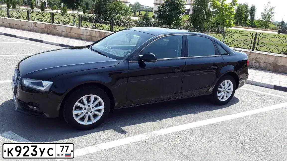 Фото автомобиля AUDI A4, 2012 — госномер В865ТТ750. Цвет: ЧЕРНЫЙ