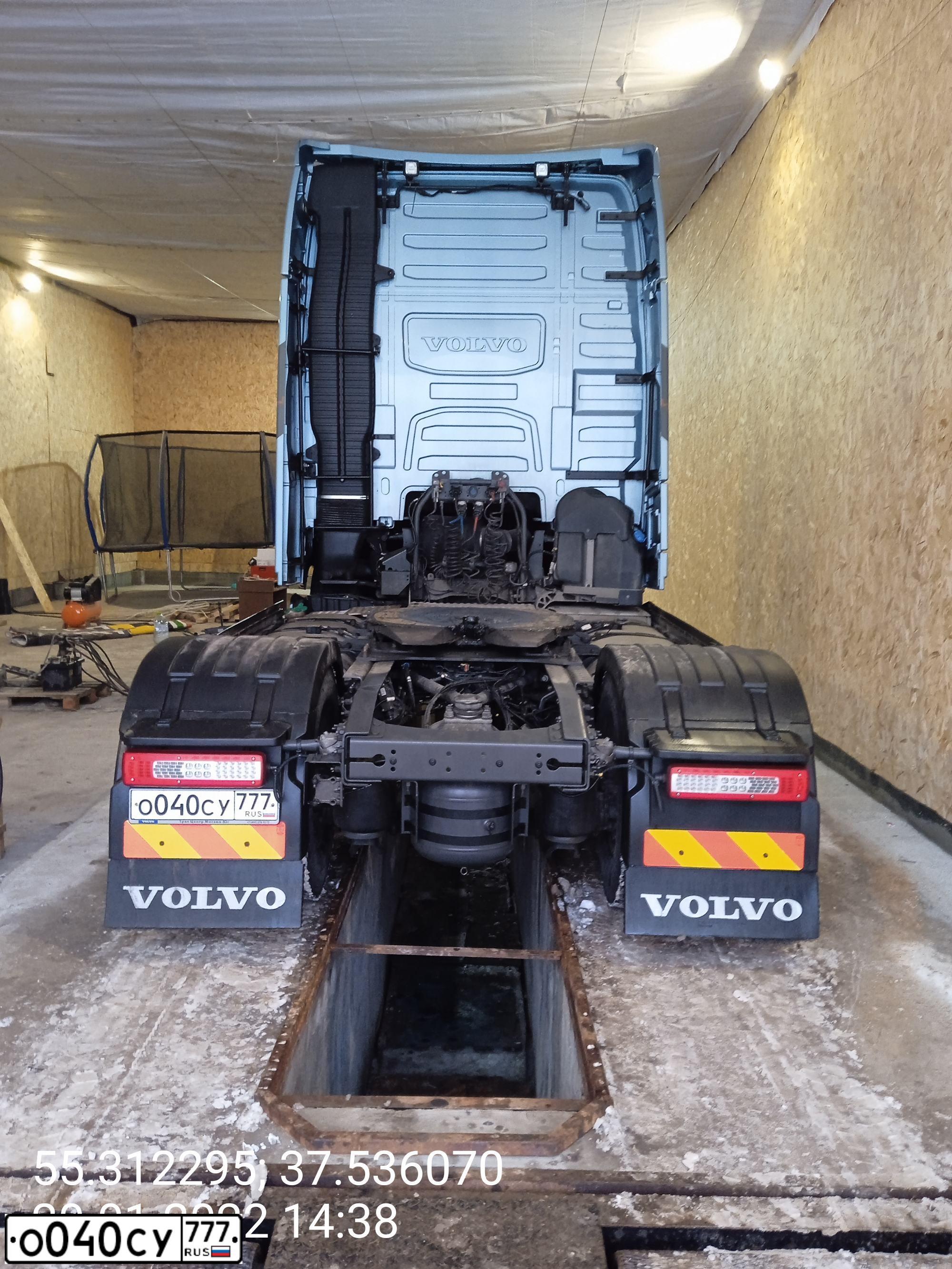 Фото автомобиля VOLVO SERIE FH /4X2/, 2017 — госномер О040СУ777