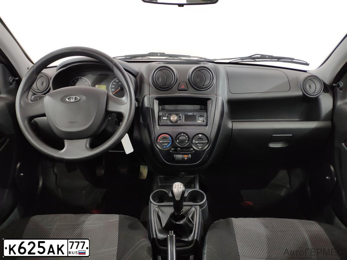 Фото автомобиля LADA 2190 GRANTA, 2013 — госномер Х176ЕА136. Цвет: Золотисто-коричневый