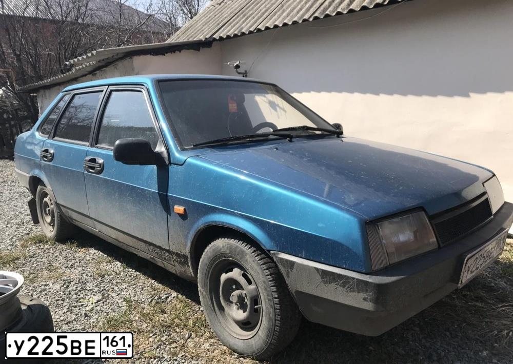 Фото автомобиля LADA 2109 SAMARA, 1996 — госномер У225ВЕ161. Цвет: ЗЕЛЕНО-СИНИЙ