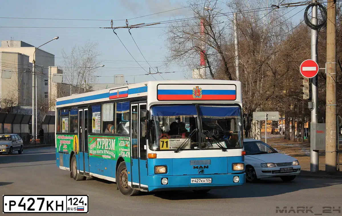 Фото автомобиля MAN SL-SERIE, 1986 — госномер Р427КН124. Цвет: СИНЕ-БЕЛЫЙ