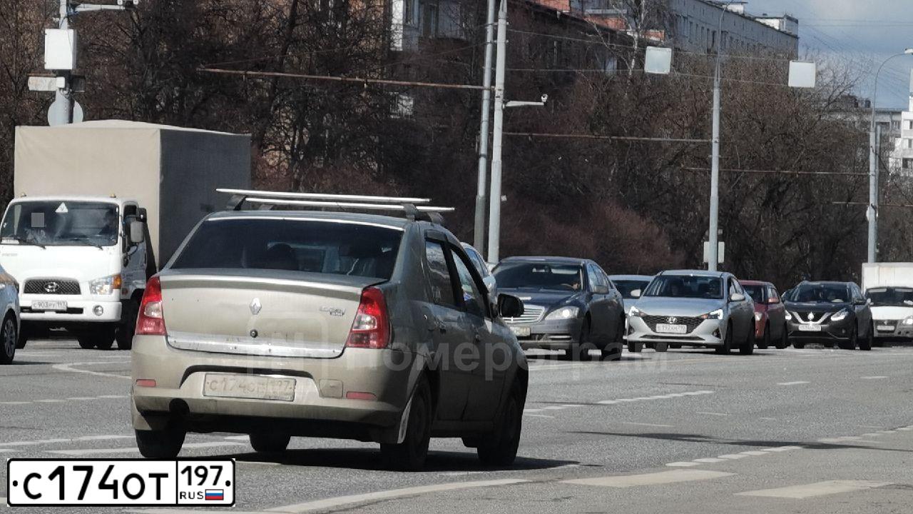 Фото автомобиля MAZDA 3, 2011 — госномер Е097УВ82. Цвет: Белый