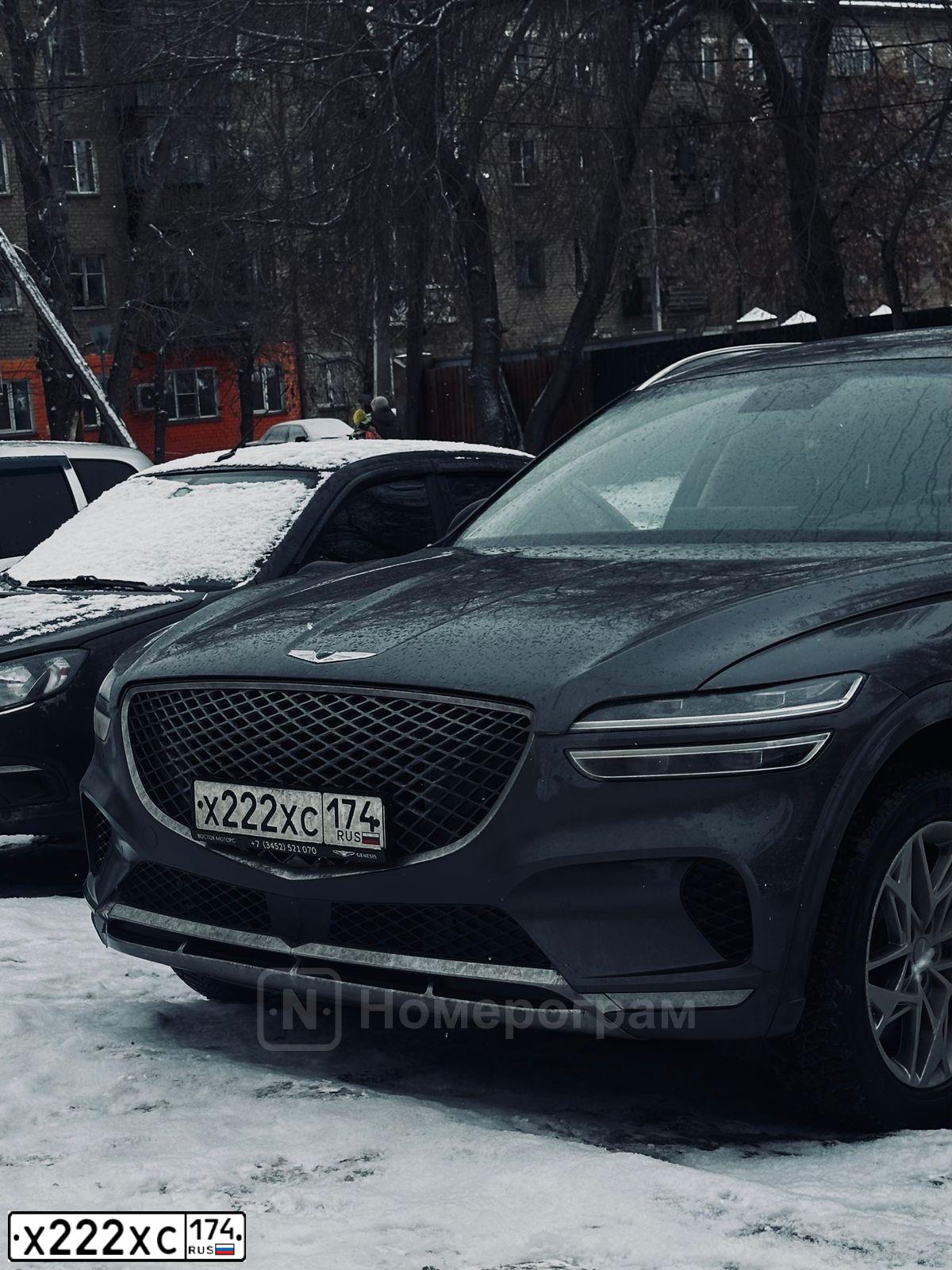 Фото автомобиля TOYOTA CAMRY, 2018 — госномер Х222ХС174. Цвет: ТЕМНО-СИНИЙ МЕТАЛИК