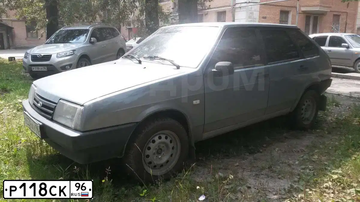 Фото автомобиля LADA 2108 SAMARA, 1996 — госномер Р118СК66. Цвет: Коричневый