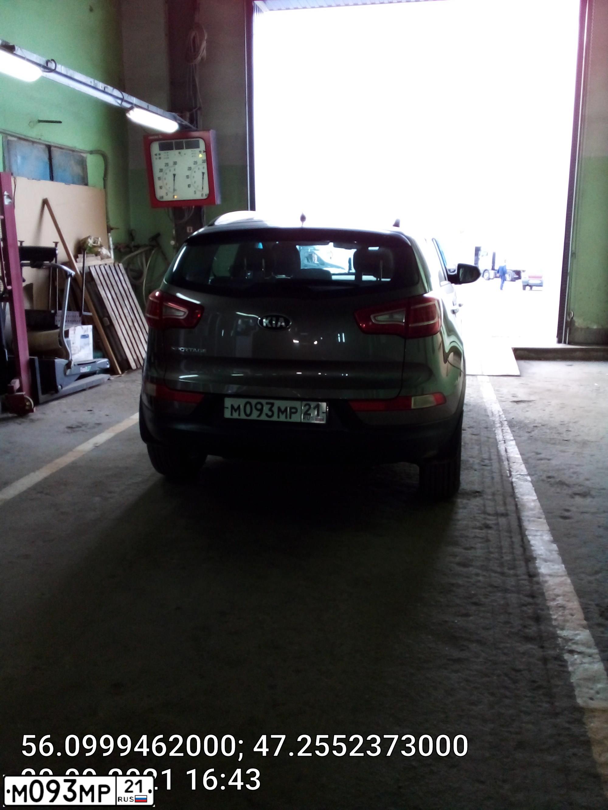 Фото автомобиля KIA SPORTAGE, 2011 — госномер М093МР21. Цвет: Коричневый
