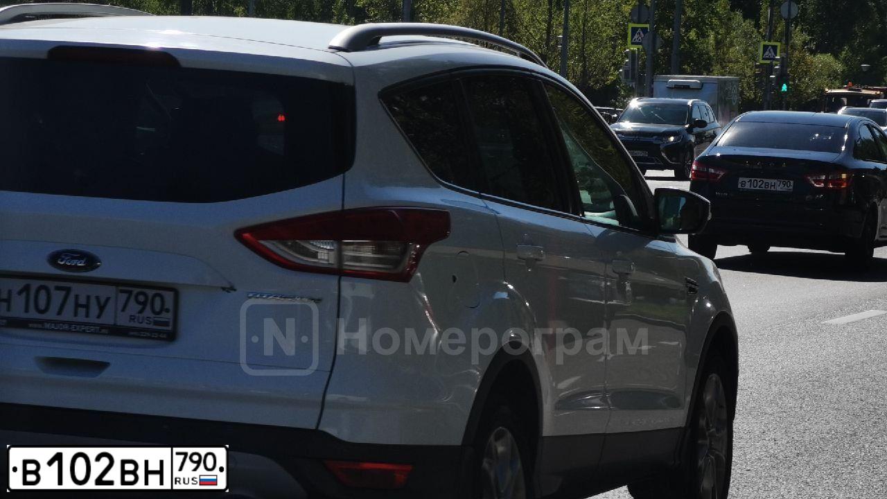 Фото автомобиля BMW 316I, 2014 — госномер К803ВС977. Цвет: БЕЛЫЙ МЕТАЛЛИК