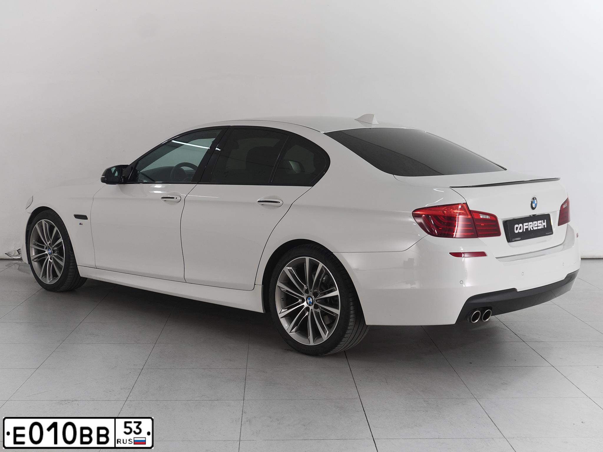 Фото автомобиля БМВ 520D XDRIVE, 2018 — госномер К984КТ53. Цвет: Белый