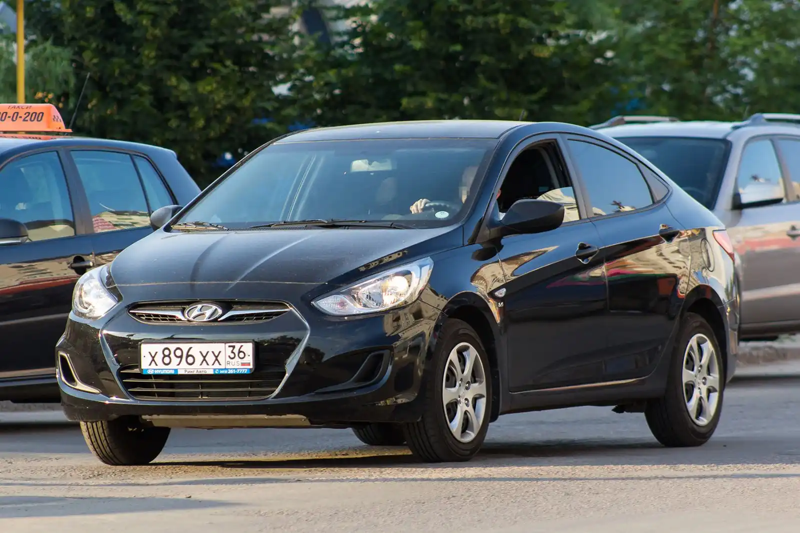 Фото автомобиля HYUNDAI SOLARIS, 2017 — госномер Т293МН136. Цвет: Белый