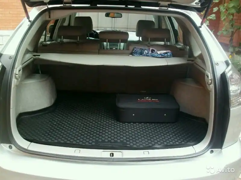 Фото автомобиля LEXUS RX350, 2006 — госномер А352РР155. Цвет: СЕРЕБРИСТЫЙ