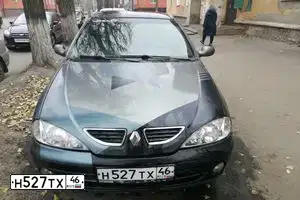 Фото автомобиля RENAULT MEGANE, 2000 — госномер Н527ТХ46. Цвет: КОМБИНИРОВАННЫЙ