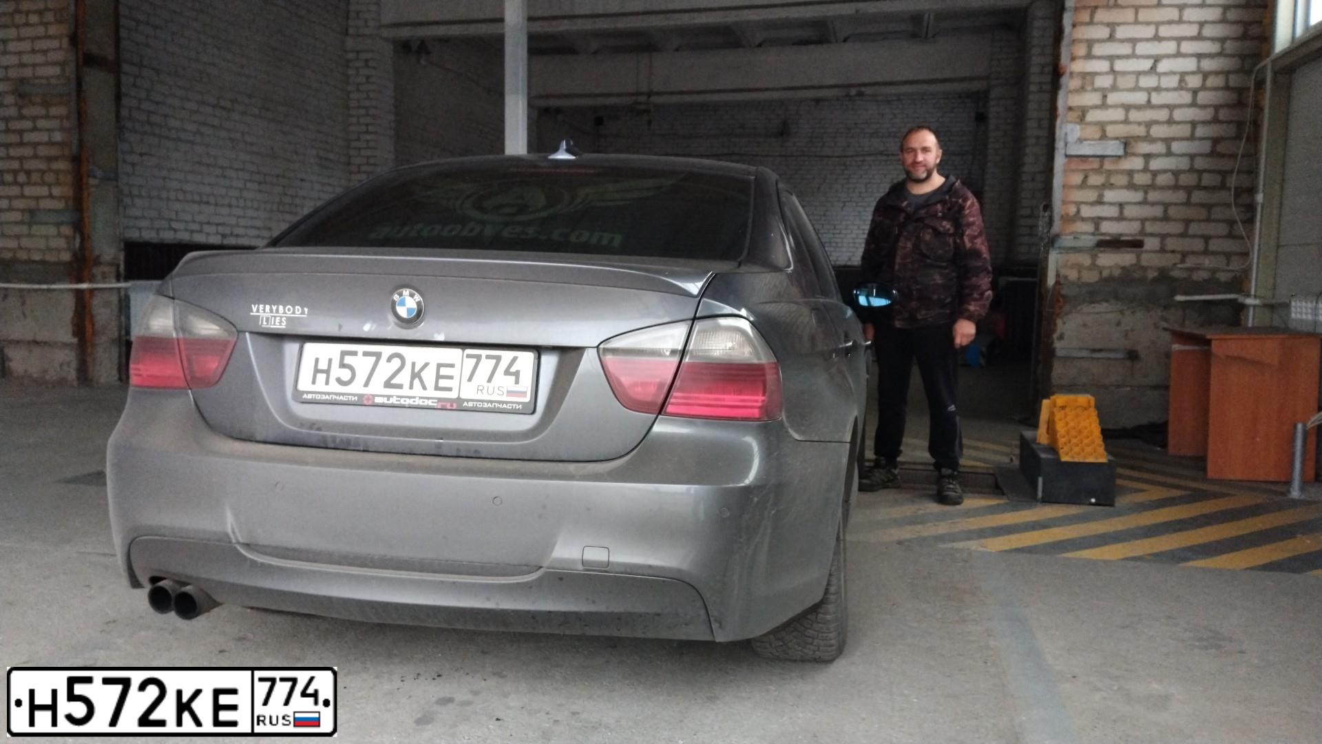 Фото автомобиля BMW 325, 2005 — госномер К066ЕО122. Цвет: ТЕМНО-СЕРЫЙ