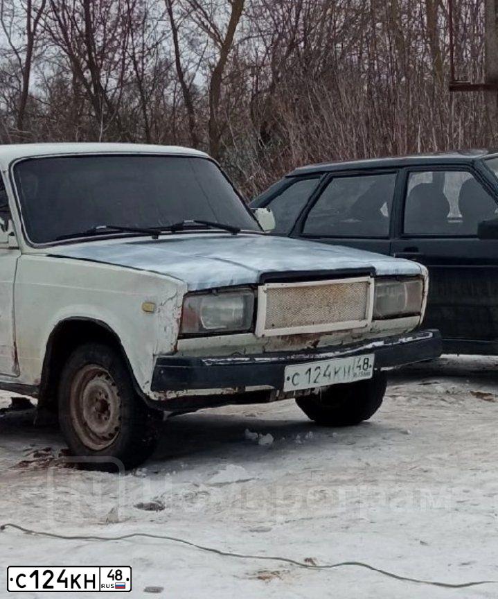 Фото автомобиля LADA 2107, 1988 — госномер С124КН48. Цвет: БЕЛЫЙ