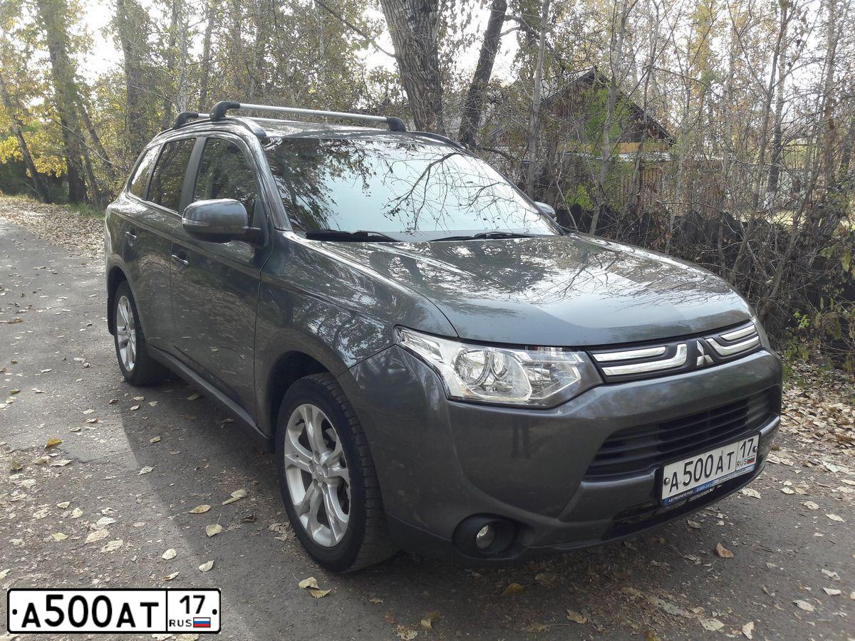 Фото автомобиля MITSUBISHI OUTLANDER, 2013 — госномер А500АТ17. Цвет: СЕРЫЙ