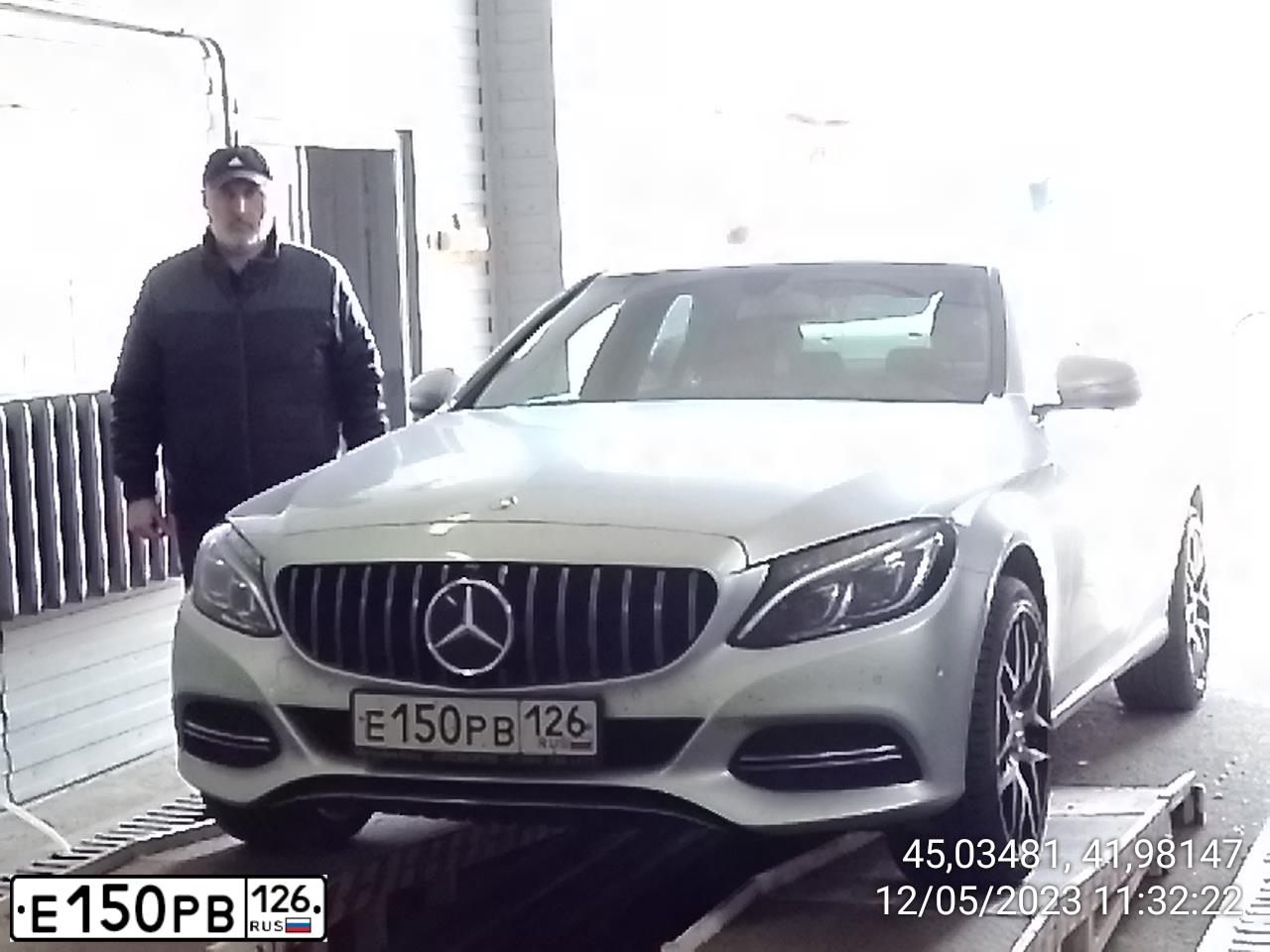 Фото автомобиля МЕРСЕДЕС-БЕНЦ С180, 2014 — госномер М032УМ126. Цвет: Серебристый