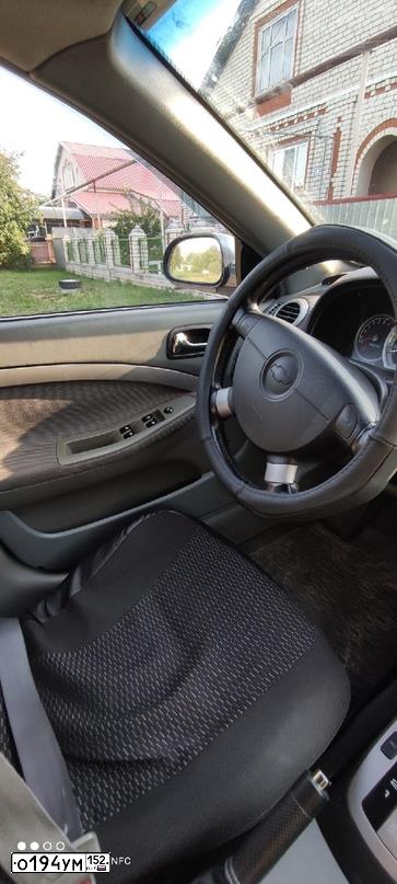 Фото автомобиля CHEVROLET LACETTI, 2008 — госномер О194УМ152. Цвет: СИНИЙ