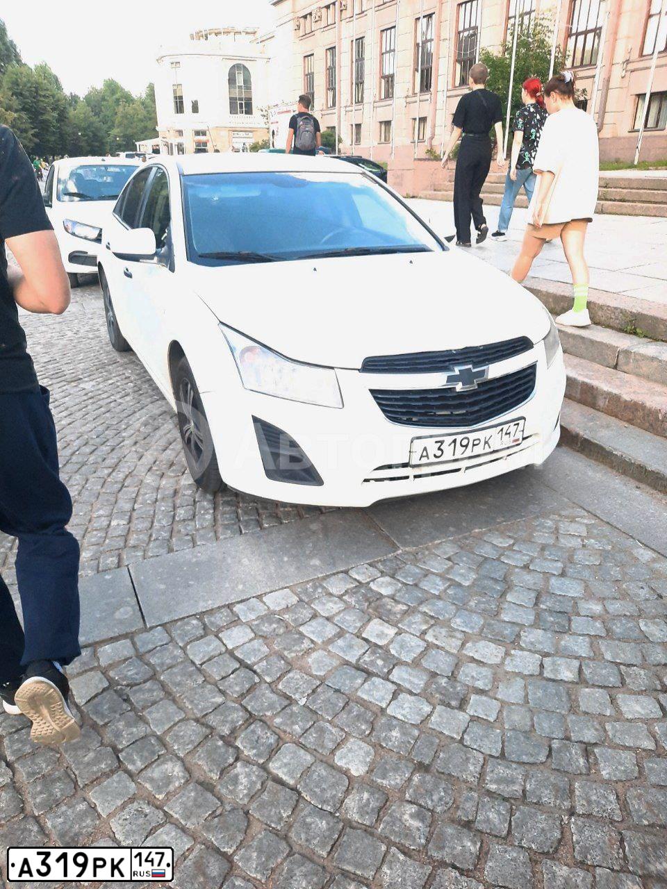 Фото автомобиля CHEVROLET CRUZE, 2013 — госномер А319РК147. Цвет: Белый