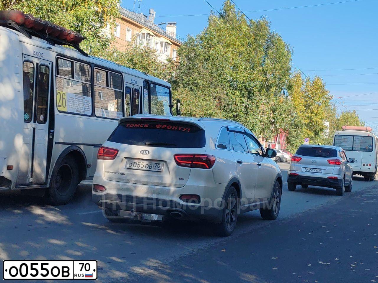 Фото автомобиля KIA SORENTO, 2019 — госномер Н007ОТ154. Цвет: Белый