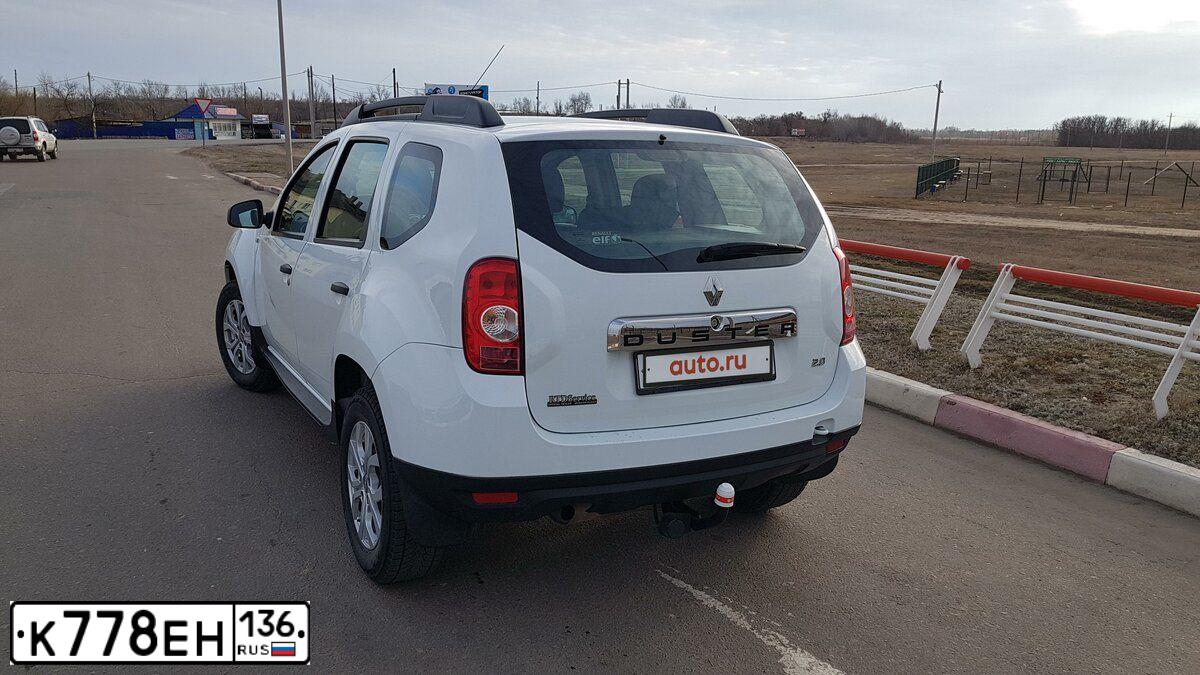 Фото автомобиля RENAULT DUSTER, 2015 — госномер А027МУ136. Цвет: Белый