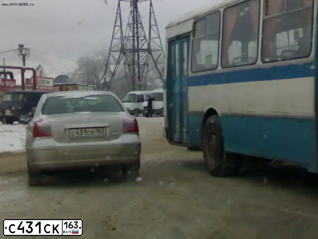 Фото автомобиля TOYOTA AVENSIS, 2008 — госномер Е123ЕР122. Цвет: Серебристый