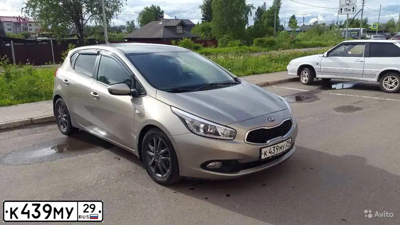 Фото автомобиля KIA CEE'D, 2012 — госномер К439МУ29. Цвет: серебристый