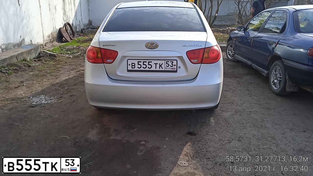 Фото автомобиля HYUNDAI ELANTRA, 2008 — госномер В555ТК53. Цвет: серебристый