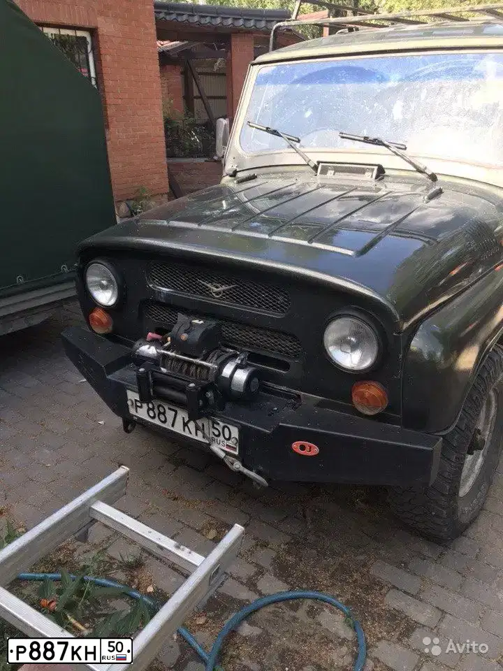Фото автомобиля UAZ 3151 / HUNTER, 2014 — госномер С191ХВ58. Цвет: ЗОЛОТИСТЫЙ МЕТАЛЛИК