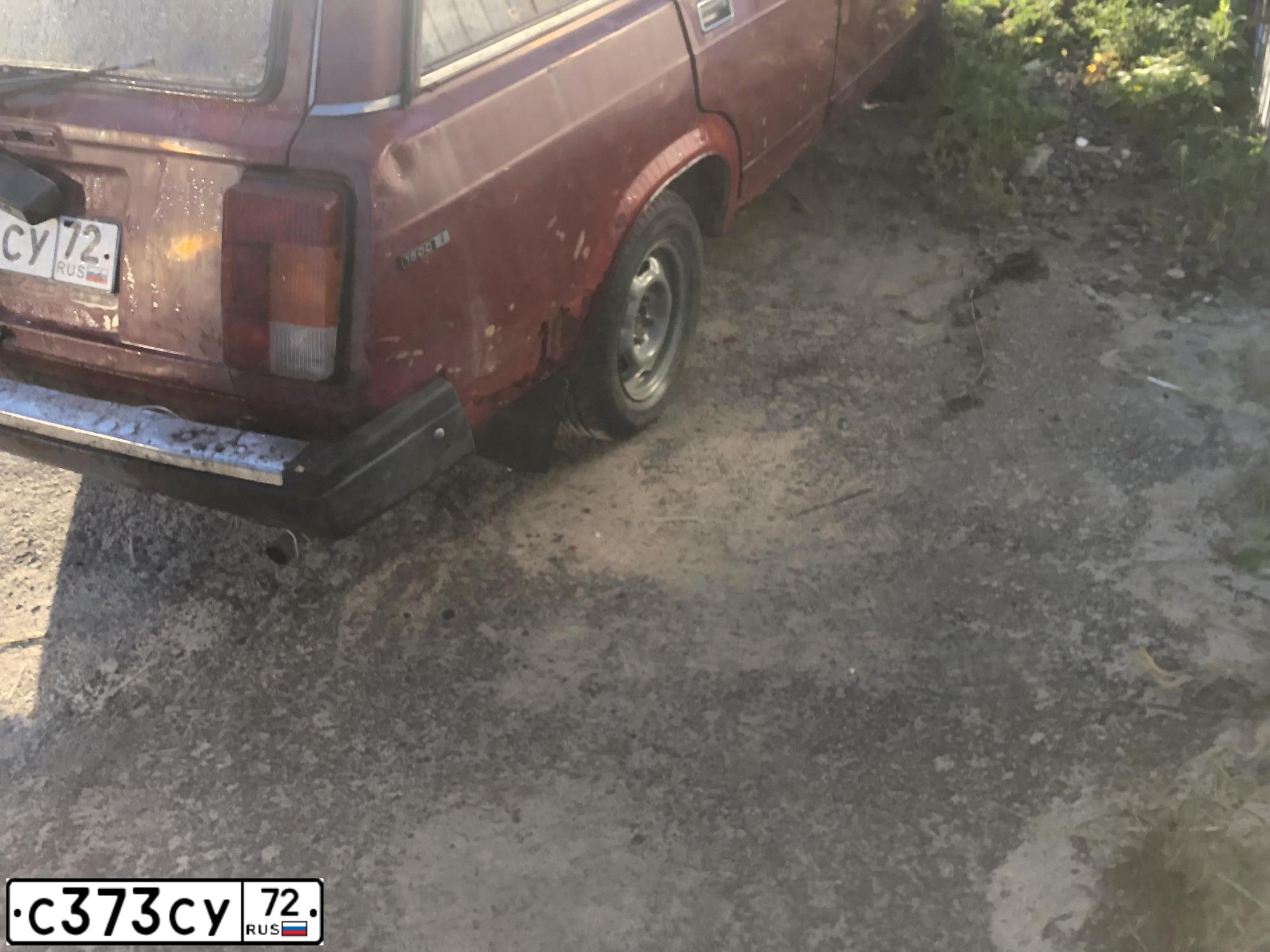 Фото автомобиля VAZ 2104 LADA, 2008 — госномер С373СУ72. Цвет: Красный