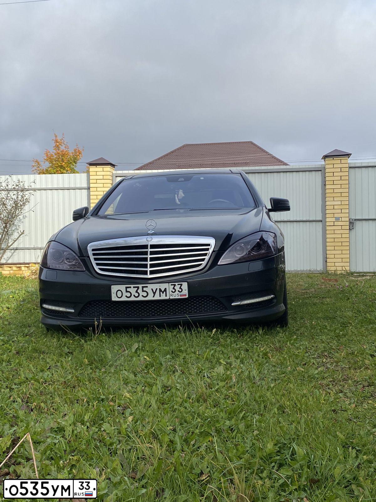 Фото автомобиля MERCEDES S-KLASSE, 2010 — госномер К001ВМ197. Цвет: ЧЕРНЫЙ