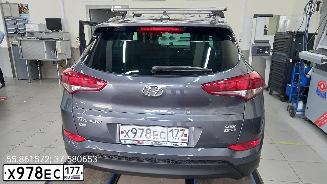 Фото автомобиля HYUNDAI IX35, 2011 — госномер К182ТУ82. Цвет: СЕРЫЙ ТЕМНЫЙ