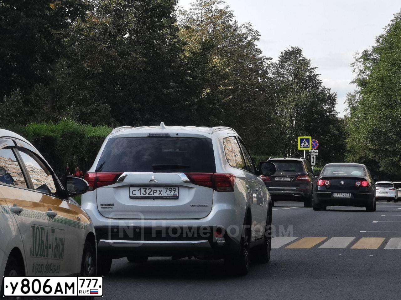 Фото автомобиля FORD FOCUS, 2010 — госномер Т786ОВ193. Цвет: Темно-синий