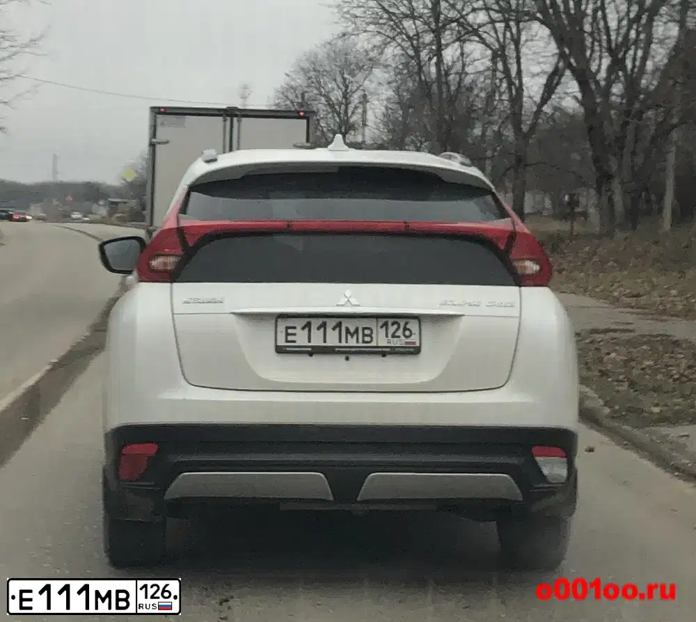 Фото автомобиля MITSUBISHI ECLIPSE CROSS, 2018 — госномер Е111МВ126. Цвет: БЕЛЫЙ