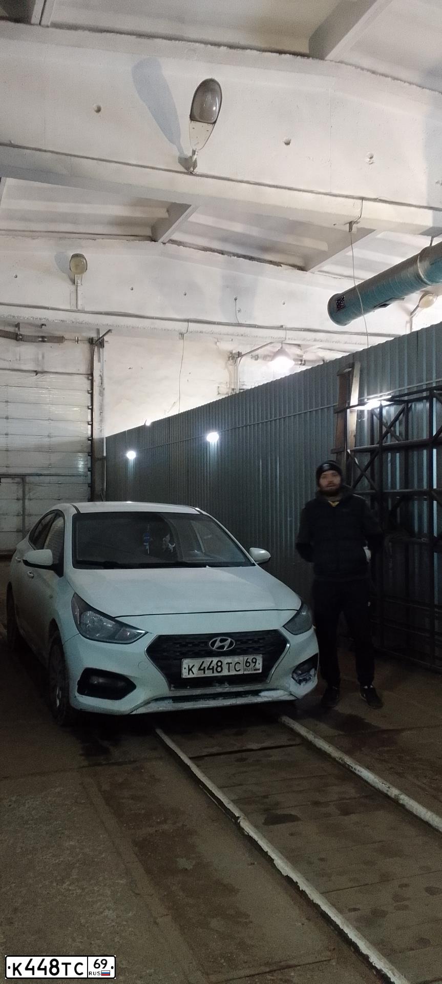 Фото автомобиля HYUNDAI SOLARIS, 2019 — госномер К448ТС69. Цвет: БЕЛЫЙ
