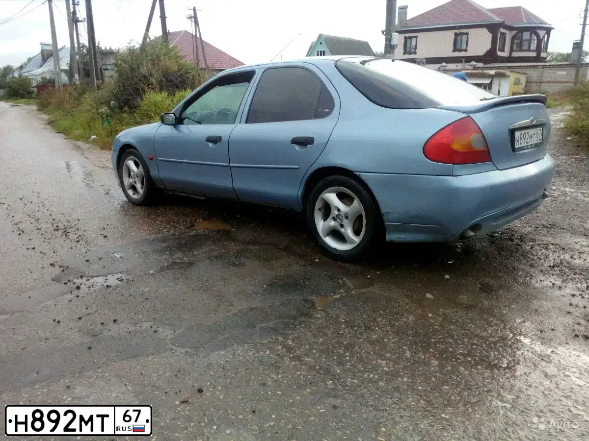 Фото автомобиля FORD MONDEO, 1998 — госномер Н892МТ67. Цвет: СИНИЙ