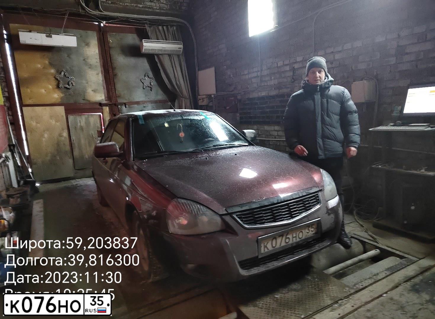Фото автомобиля LADA 2170 PRIORA, 2008 — госномер А210УС35. Цвет: ТЕМНО-ВИШНЕВЫЙ