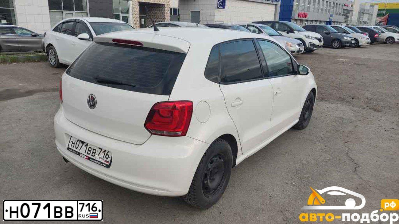 Фото автомобиля VOLKSWAGEN POLO, 2011 — госномер Н007АР102. Цвет: Белый