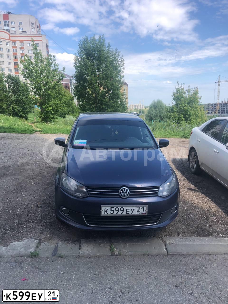Фото автомобиля VOLKSWAGEN POLO, 2012 — госномер К599ЕУ21. Цвет: ТЕМНО СИНИЙ