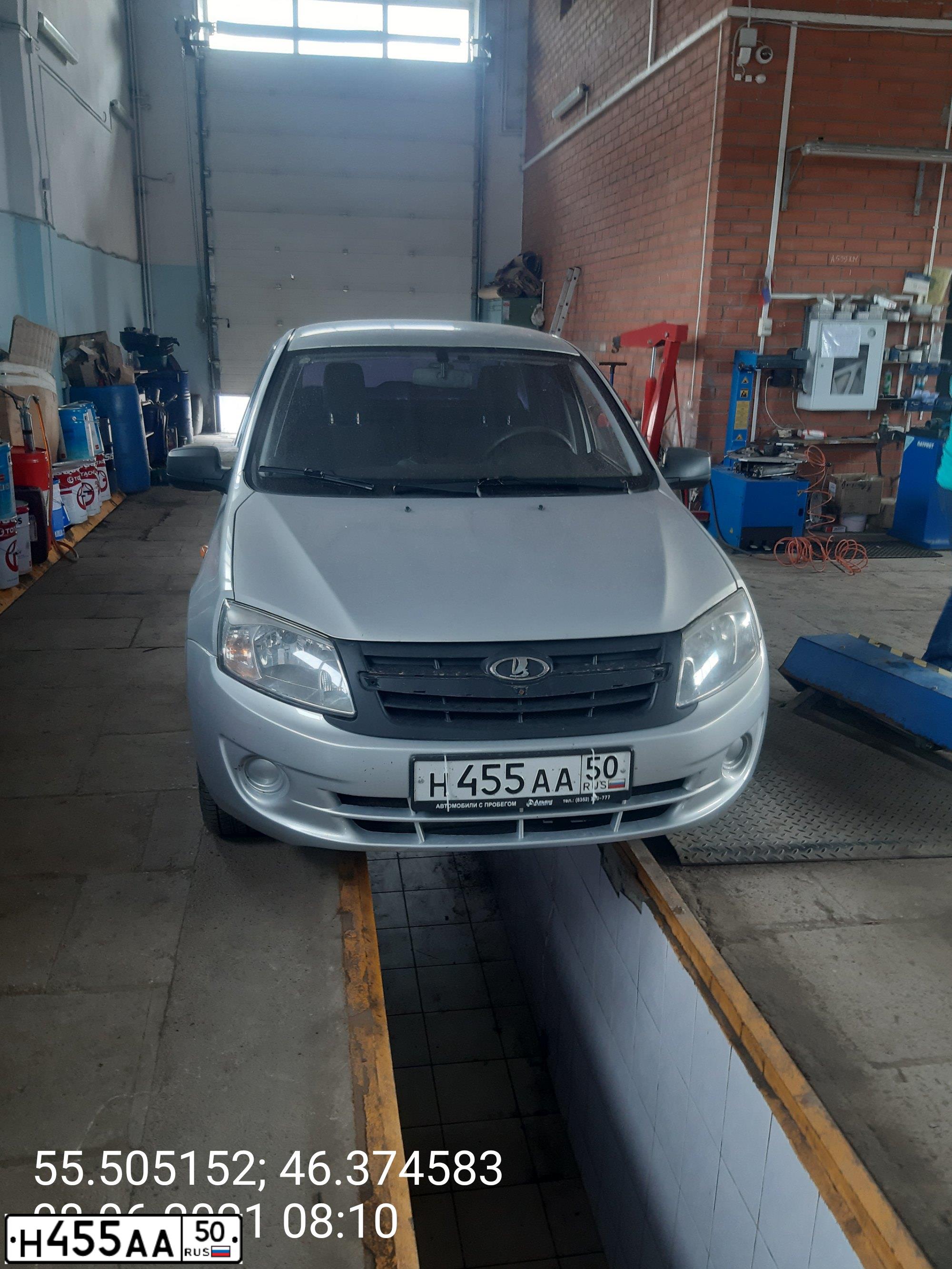 Фото автомобиля LADA 2190 GRANTA, 2012 — госномер М406МХ21. Цвет: СЕРЕБРИСТЫЙ